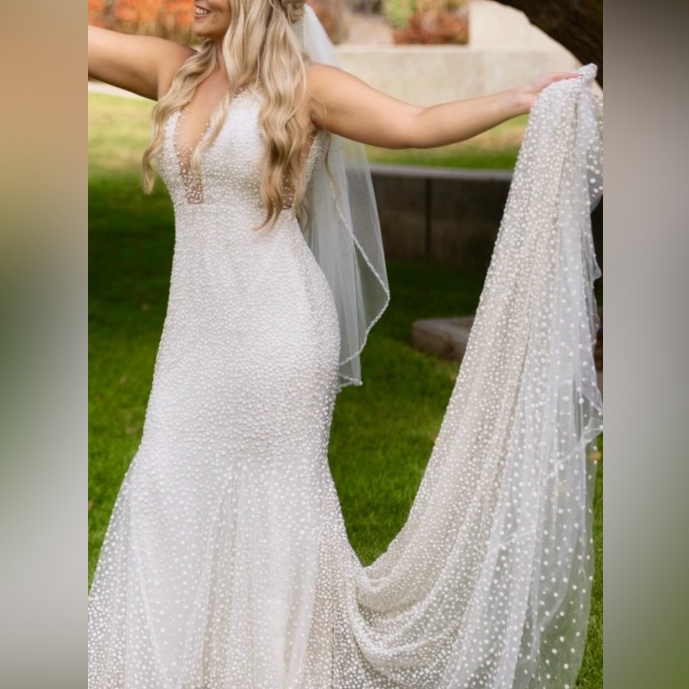 Pronovias White Beaded Wedding Dress/Wedding Gown